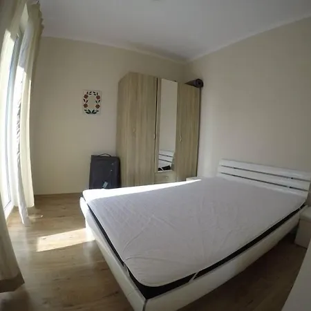 Plush, 1 Bed Apt, Dawn Park D Appartement *