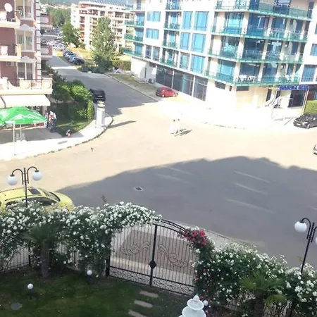 Plush, 1 Bed Apt, Dawn Park D Appartement *