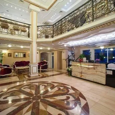 Plush, 1 Bed Apt, Dawn Park D Apartament