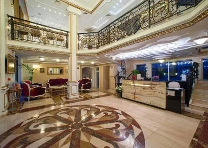 Plush, 1 Bed Apt, Dawn Park D דירה