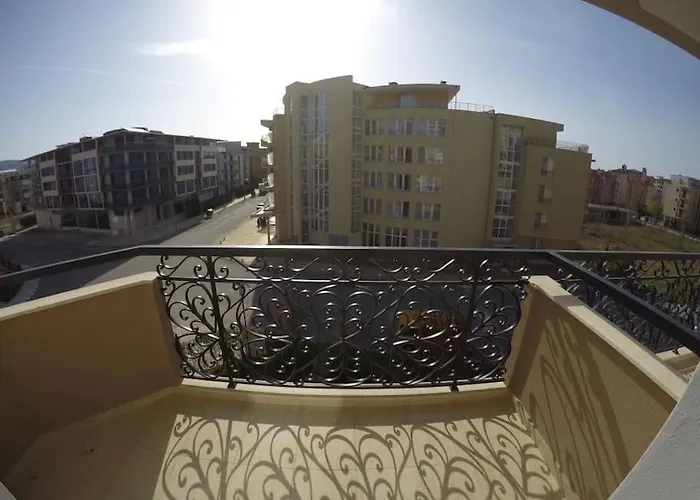 דירה Plush, 1 Bed Apt, Dawn Park D